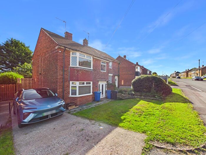 3 Bedroom Semi Detached House For Sale In Malson Way, Chesterfield, Derbyshire, S41