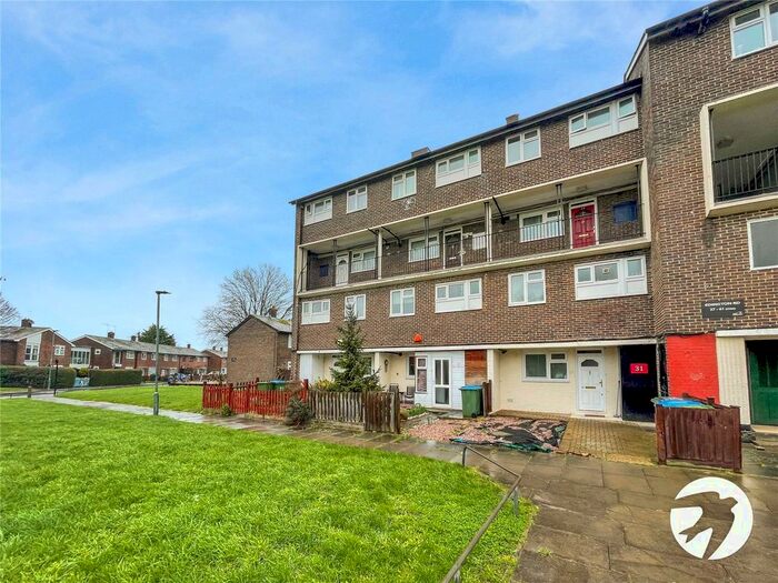 3 Bedroom Maisonette To Rent In Edington Road, London, SE2
