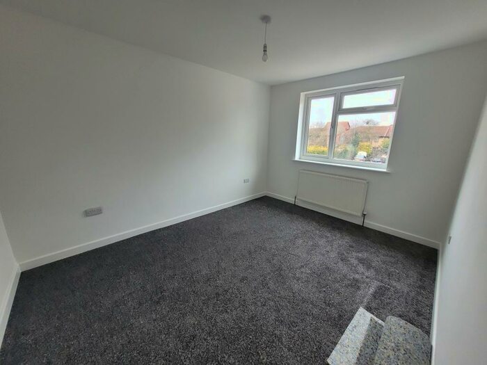 3 Bedroom House To Rent In Shaggy Calf Lane, Slough, SL2