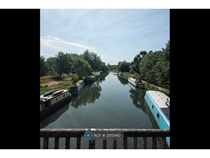 1 Bedroom Houseboat To Rent In River Lea, Hertford, SG14
