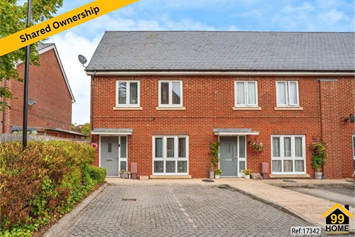 3 Bedroom End Of Terrace House For Sale In Leonard Close, Hampshire, PO7
