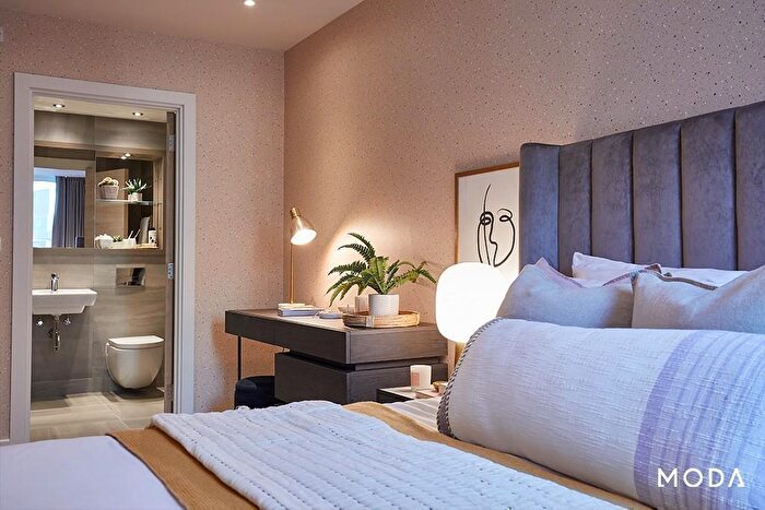 2 Bedroom Apartment To Rent In Angel Gardens, Manchester, Greater Manchester, M4