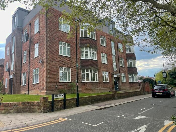 2 Bedroom Flat To Rent In Bounds Green Road, London, N11