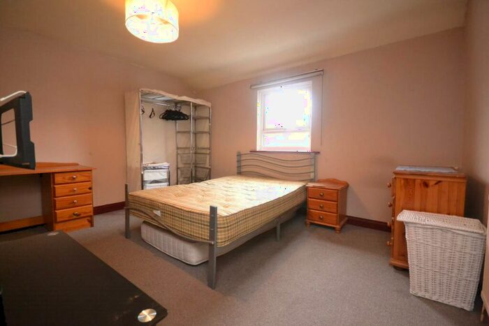 Studio To Rent In London Road, Reading, RG1