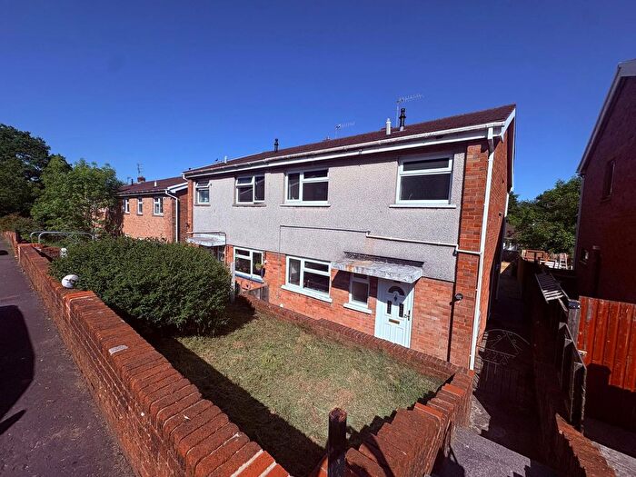 3 Bedroom Semi-Detached House To Rent In Tyle-Teg, Clydach, Swansea, SA6