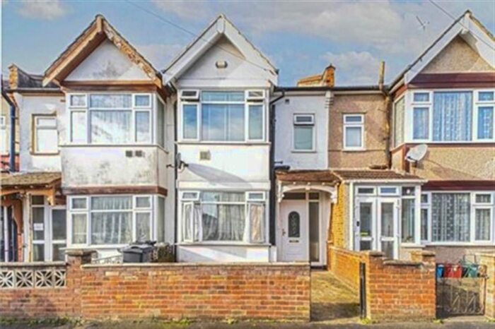 4 Bedroom Terraced House To Rent In Cromwell Road, Hounslow TW3