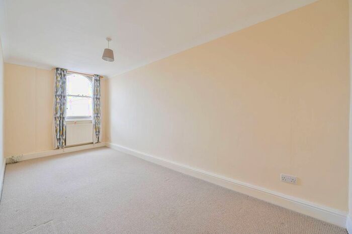 1 Bedroom Flat To Rent In Heber Road, East Dulwich, SE22