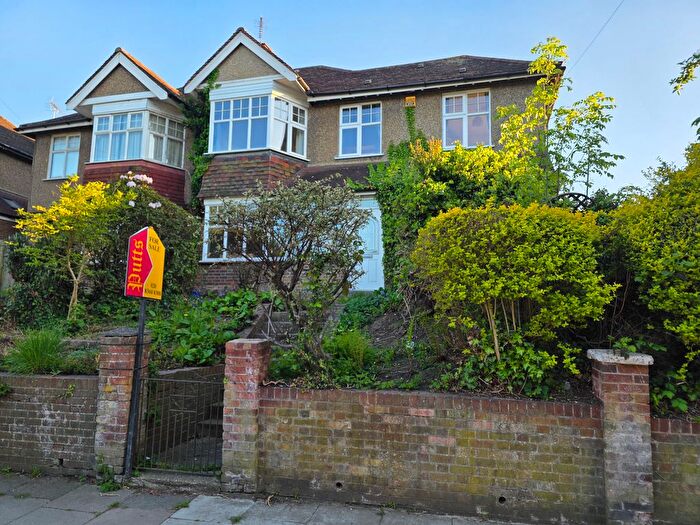 4 Bedroom Semi-Detached House For Sale In Clay Hill, Enfield, EN2