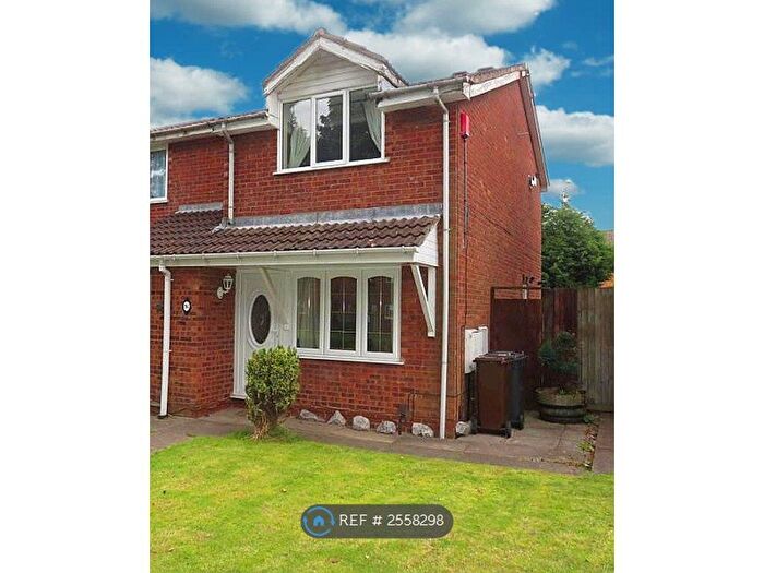 2 Bedroom Maisonette To Rent In Ryhope Walk, Wolverhampton, WV9