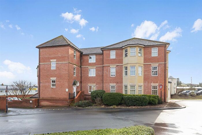 2 Bedroom Flat For Sale In Drovers, Sturminster Newton, DT10