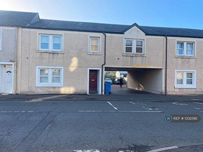 2 Bedroom Flat To Rent In Commercial Road, Strathaven, ML10