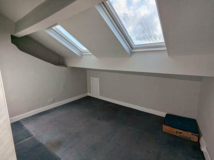 2 Bedroom House For Sale In High Street, Idle, Bradford, BD10