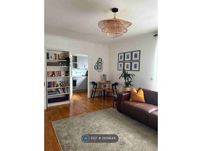 2 Bedroom Flat To Rent In East India Way, Croydon, CR0