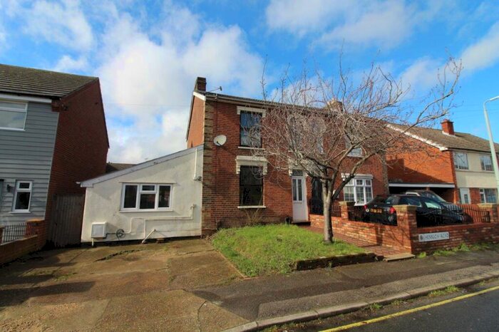 3 Bedroom Semi-Detached House To Rent In Henslow Road, Ipswich, IP4
