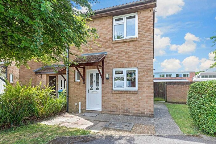 3 Bedroom End Of Terrace House To Rent In Kingslea, Horsham, RH13