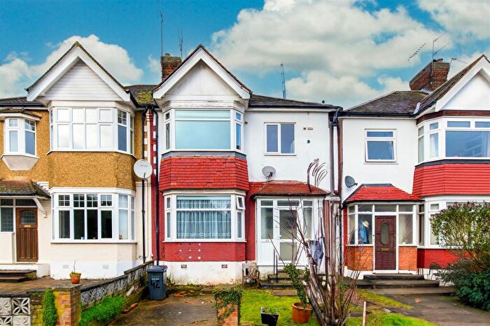 2 Bedroom Flat For Sale In Heriot Road, London, NW4