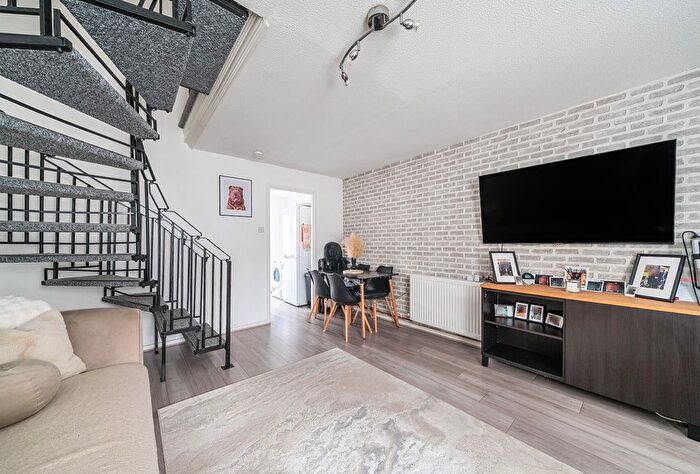 2 Bedroom Terraced House For Sale In Doveney Close, Orpington, BR5