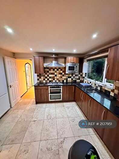 5 Bedroom Detached House To Rent In Thealby Gardens, Doncaster, DN4