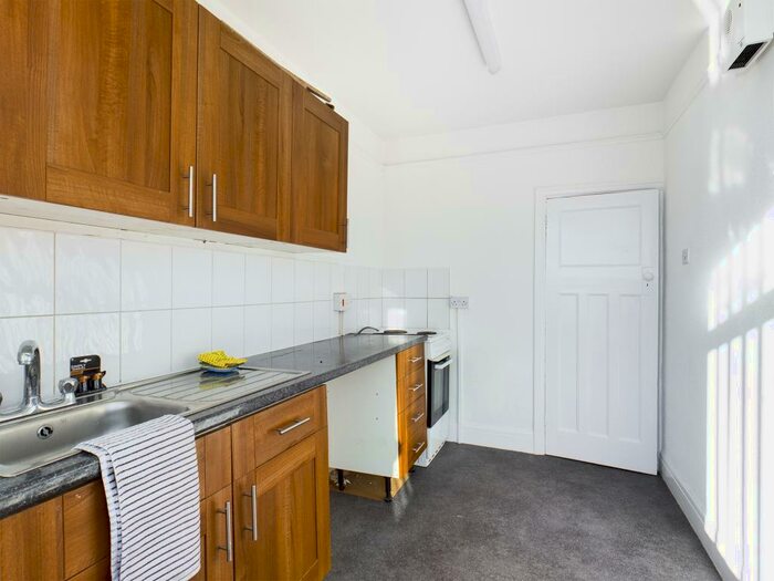 1 Bedroom Flat To Rent In Spur Road, Cosham, Portsmouth, PO6