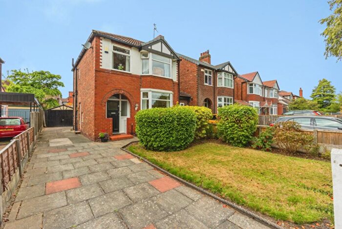 3 Bedroom Detached House For Sale In Millford Avenue, Urmston, Manchester, Greater Manchester, M41