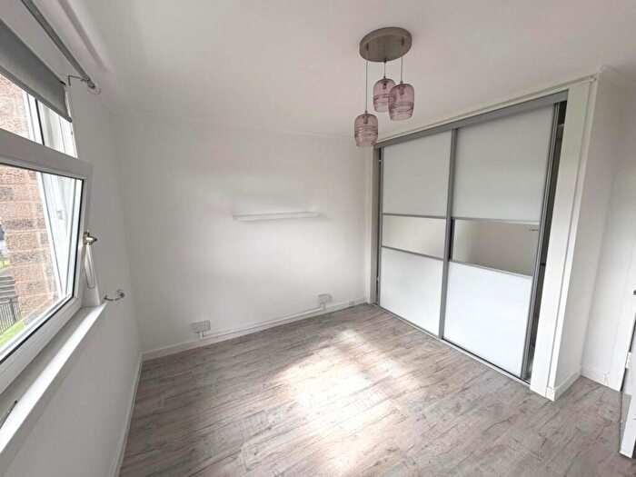 1 Bedroom Flat To Rent In Lounsdale Crescent, Paisley, PA2