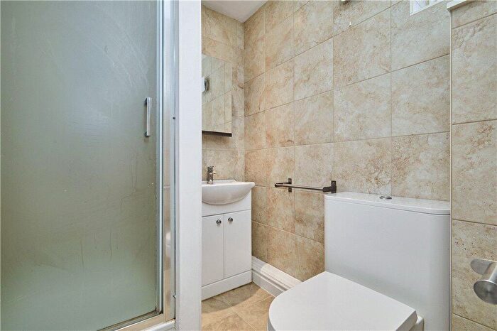 4 Bedroom Detached House For Sale In Oakleigh View, West Lane, Baildon, BD17