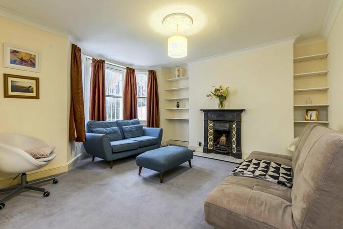 1 Bedroom Flat To Rent In Minford Gardens, London, W14