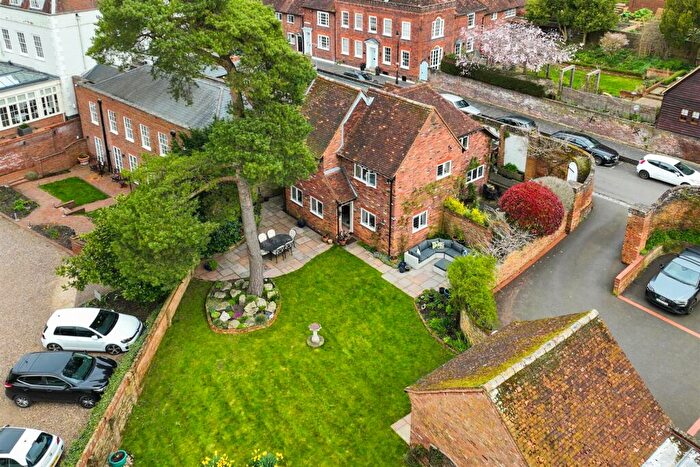 4 Bedroom Detached House For Sale In Fishpool Street, St. Albans, Hertfordshire, AL3