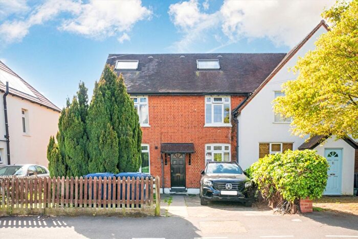 Studio To Rent In Almond Avenue, Ealing, W5