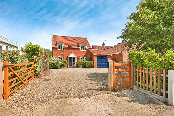 4 Bedroom Detached House For Sale In Dereham Road, Mattishall, Dereham, NR20