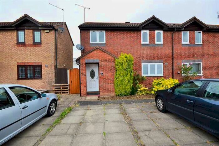 2 Bedroom Semi-Detached House To Rent In Uxbridge Close, Wickford, SS11