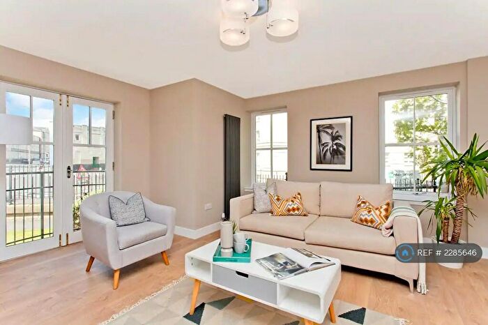 2 Bedroom Flat To Rent In Broughton, Edinburgh, EH7