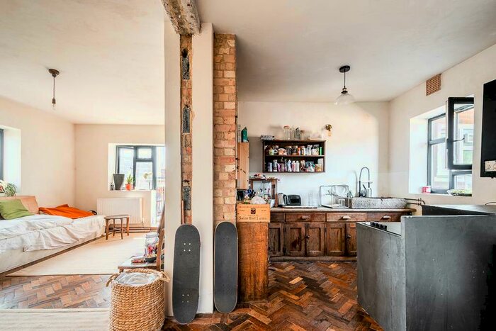 3 Bedroom Apartment To Rent In Fairchild House, Fanshaw Street, Shoreditch, N1