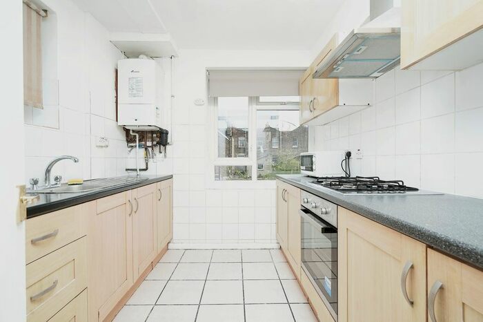 3 Bedroom Maisonette To Rent In Bennetts Close, Northumberland Park, Tottenham, N17