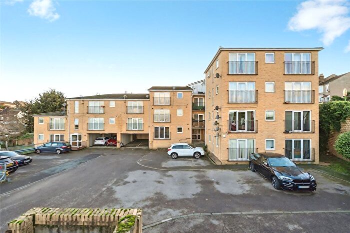 2 Bedroom Flat For Sale In Ruskin Road, Belvedere, DA17