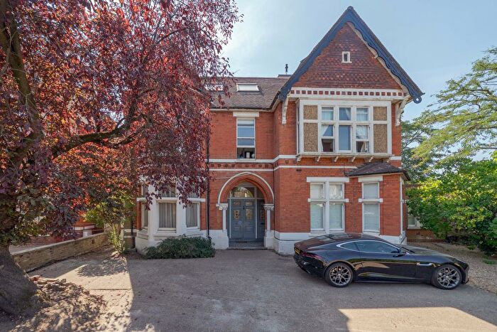 2 Bedroom Flat For Sale In Gordon Road, Ealing, W5