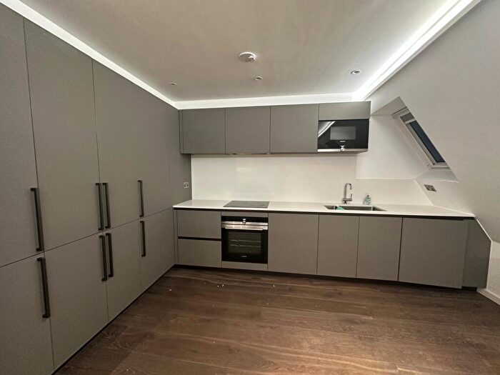 2 Bedroom Flat To Rent In Woodstock Road, Golders Green, NW11