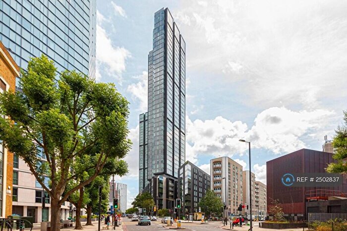 2 Bedroom Flat To Rent In Carrara Tower, London, EC1V