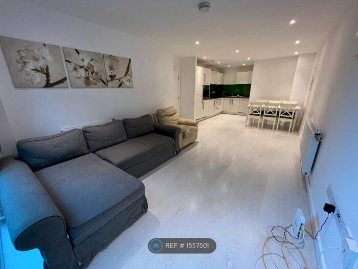 2 Bedroom Flat To Rent In Egret Heights, London, N17