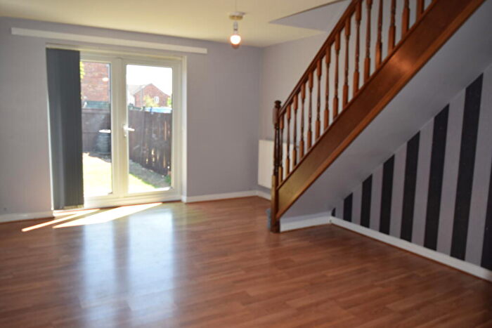 2 Bedroom House To Rent In Lindisfarne Avenue, BB2