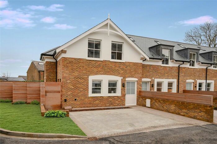 3 Bedroom End Of Terrace House To Rent In Silver Birches, - Marchmont Road, Richmond, Surrey, TW10