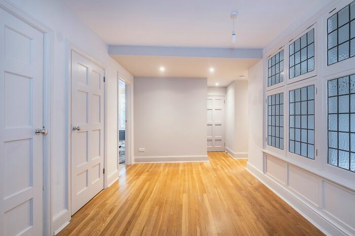 2 Bedroom Flat To Rent In Portsmouth Road, Surbiton, KT6