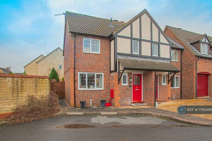 3 Bedroom End Of Terrace House To Rent In Catterick Close, Chippenham, SN14