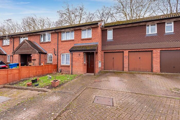 3 Bedroom Terraced House For Sale In Stonefield Park, Maidenhead, SL6