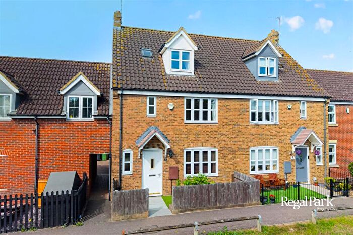 3 Bedroom Town House To Rent In Foxglove Close, Yaxley, Peterborough, PE7