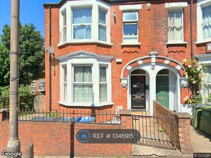 1 Bedroom Flat To Rent In Hillreach, London, SE18