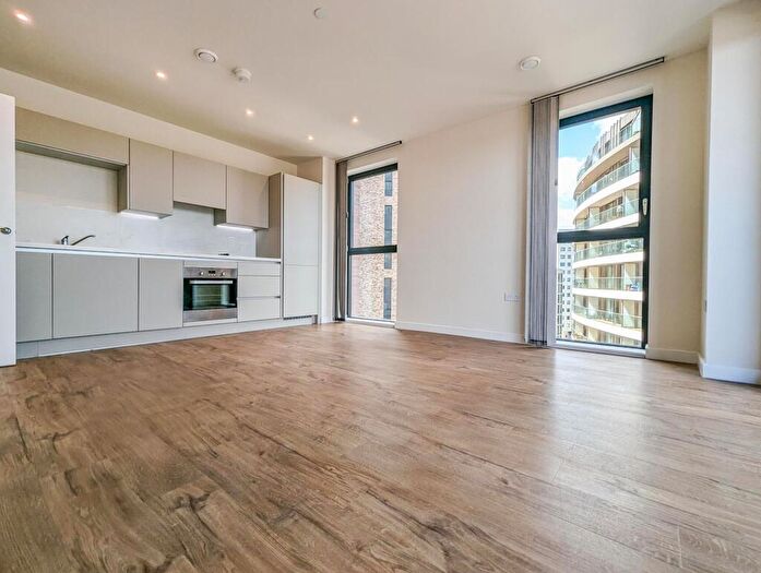 2 Bedroom Flat To Rent In North End Road, Wembley, HA9