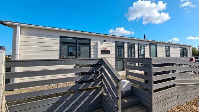 2 Bedroom Park Home For Sale In South Bank, Tallington Lakes, Tallington, PE9