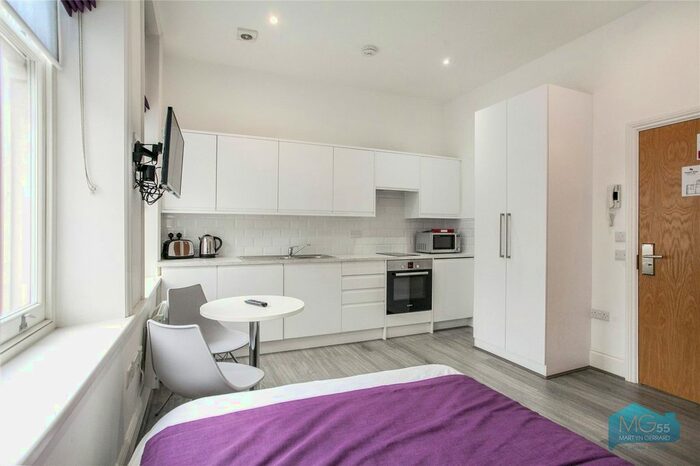 Studio To Rent In Finchley Road, London, NW3