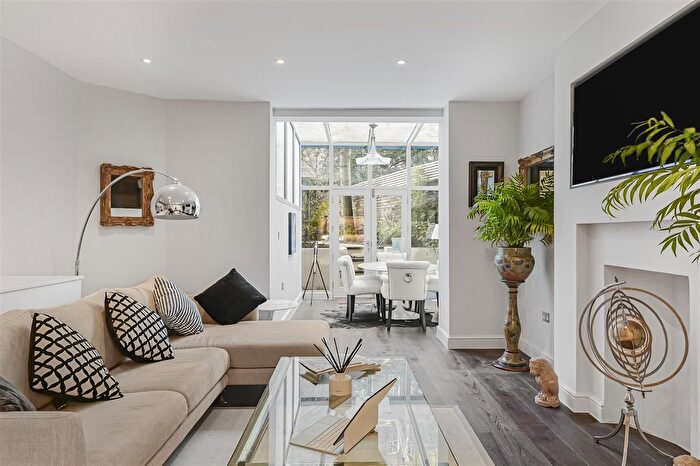 1 Bedroom Flat For Sale In Elgin Avenue, London, W9